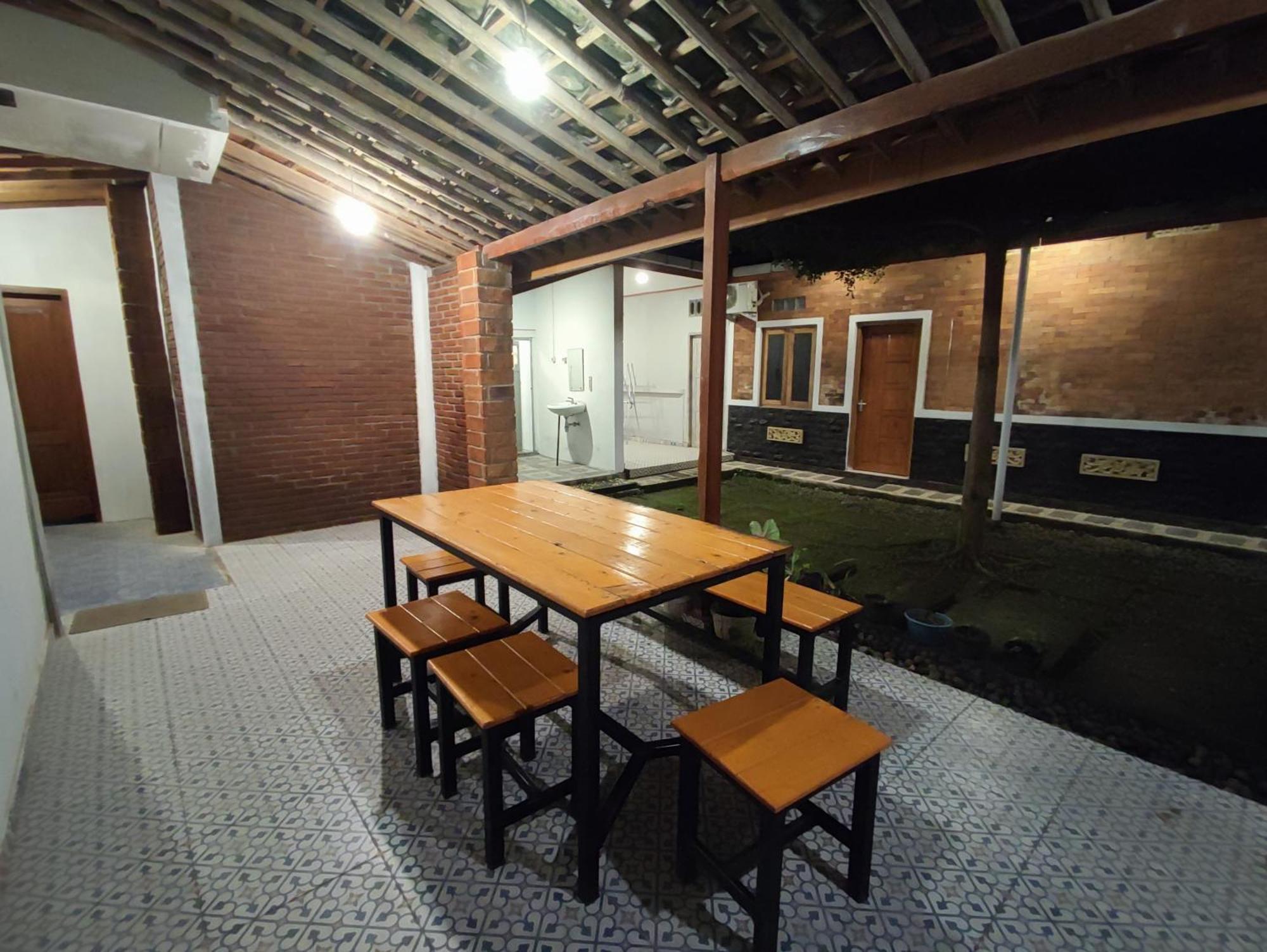 Genthong Homestay ماجلانج المظهر الخارجي الصورة